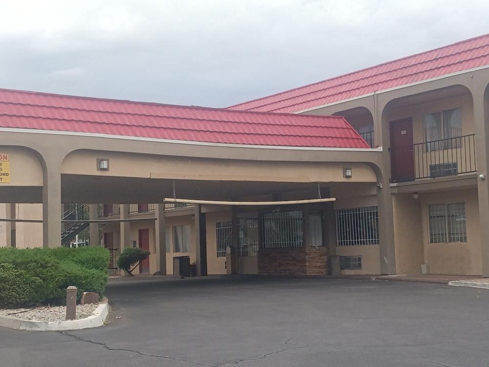 Midtown Inn & Suites Albuquerque Extérieur photo